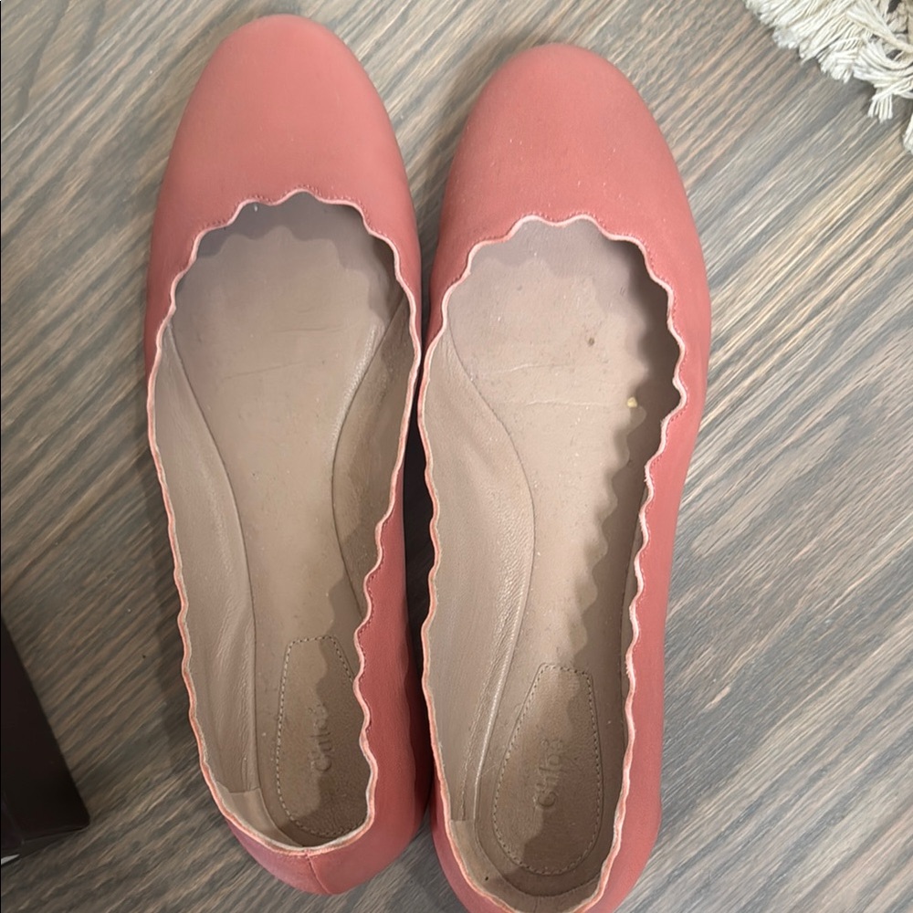 Scalloped Edge Dark Pink Flats